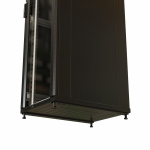 WRline Шкаф напольный 19-дюймовый, 42U, 2055х600х1000 мм (ВхШхГ), передняя стеклянная дверь со стальными перфорированными боковинами, задняя дверь спл